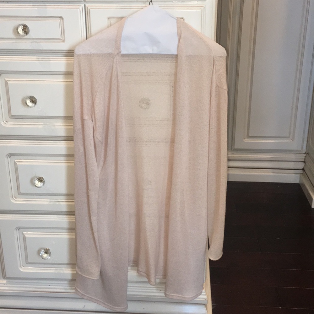 H&M light pink sweater